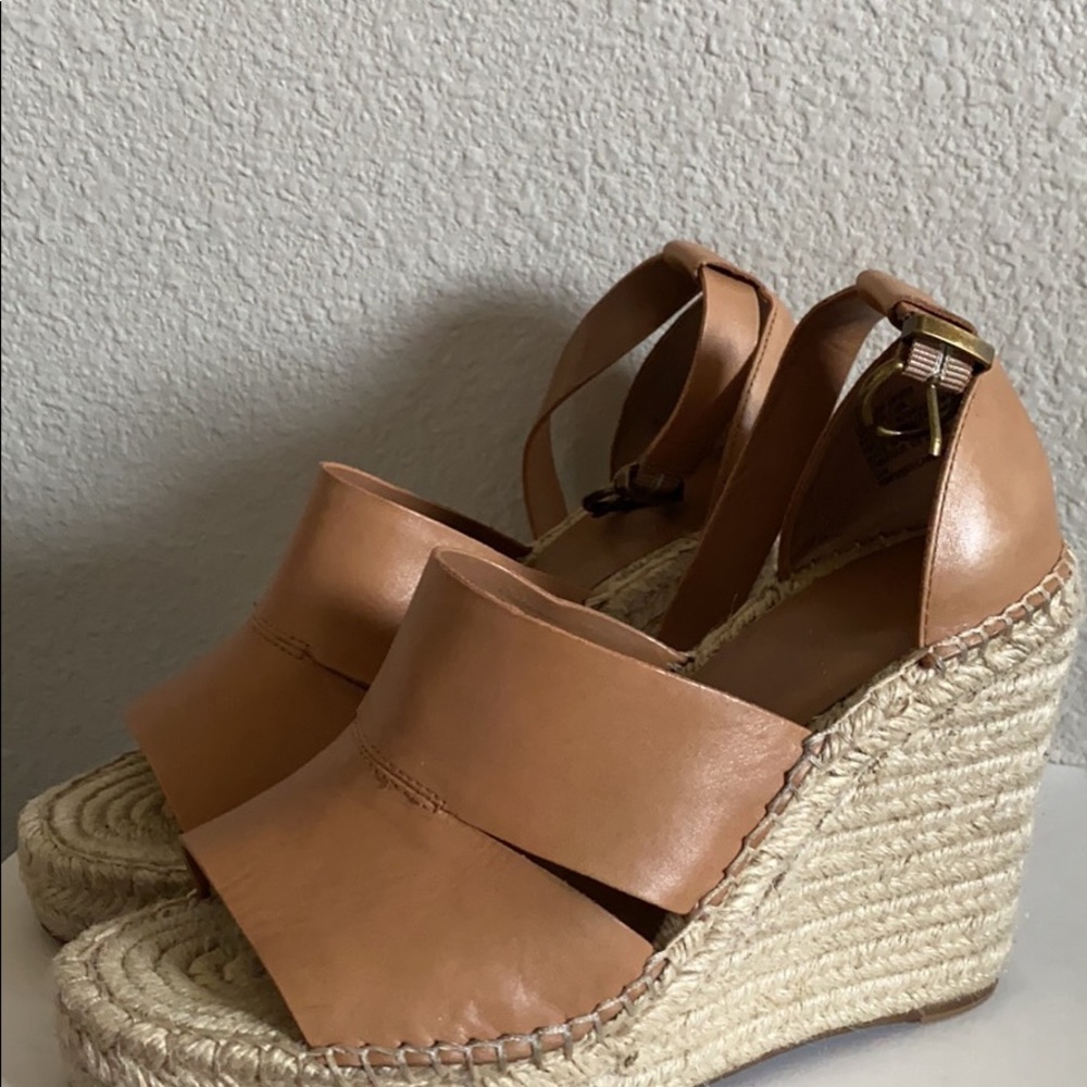 Brown treasure and bond wedges